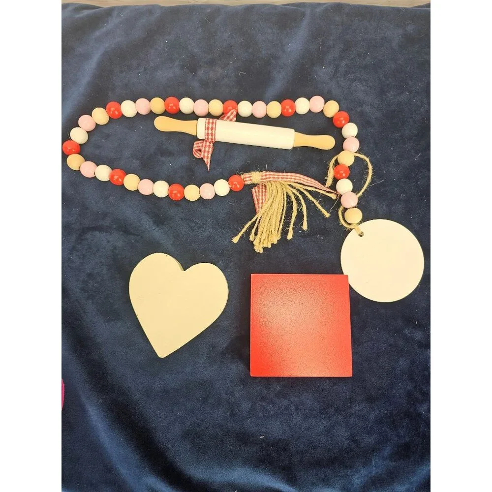 Valentine's Day Wooden Bead Garland Décor Set With Sweetheart XOXO Love & Hearts